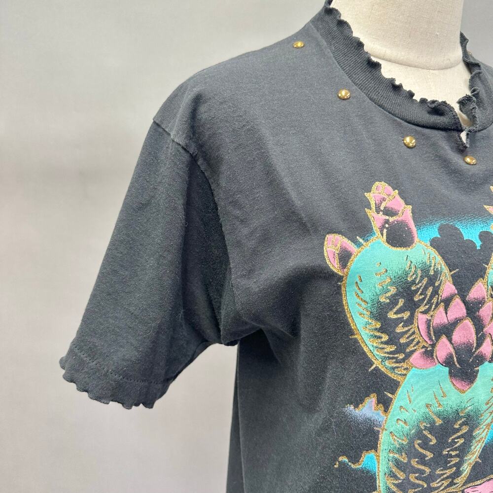 Vintage 90s southwestern cactus graphic tee ruffle v neck Size - Picture 8 of 16